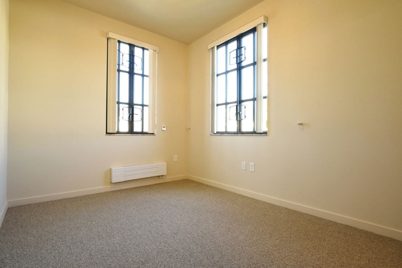 The Southgate- 2526 Durant - Photo 7 of 26
