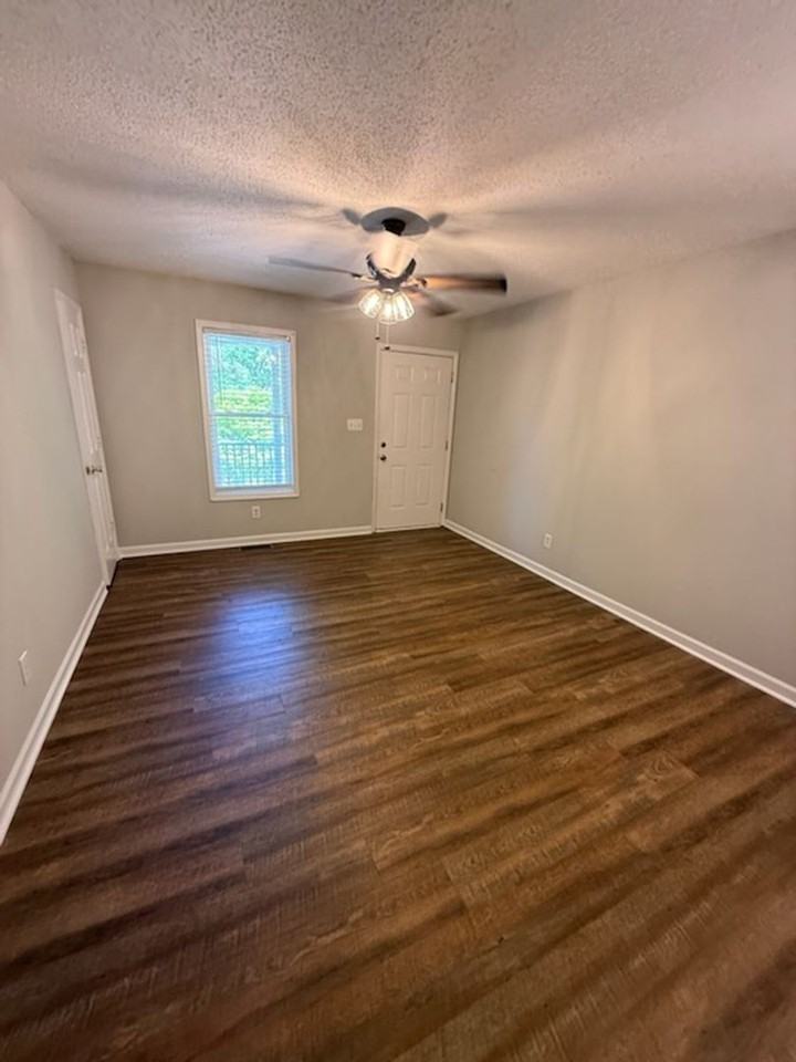 746 Breeze Hill Rd - Photo 2 of 7