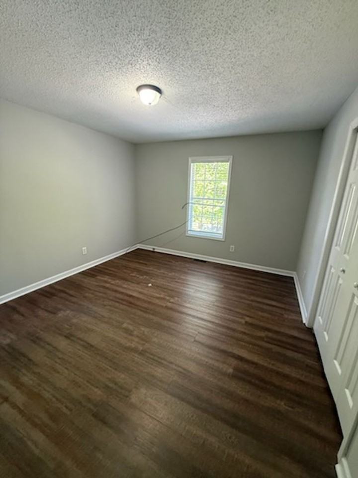 746 Breeze Hill Rd - Photo 4 of 7