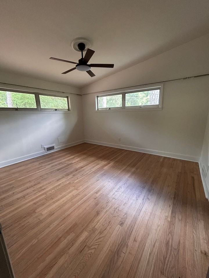 271 Lakeside Dr - Photo 5 of 8