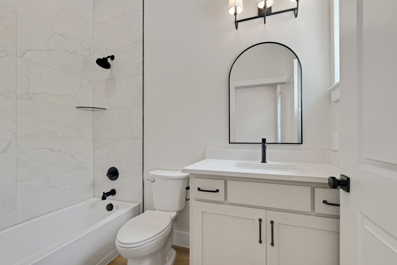 408 Foch Street - Photo 4 of 50
