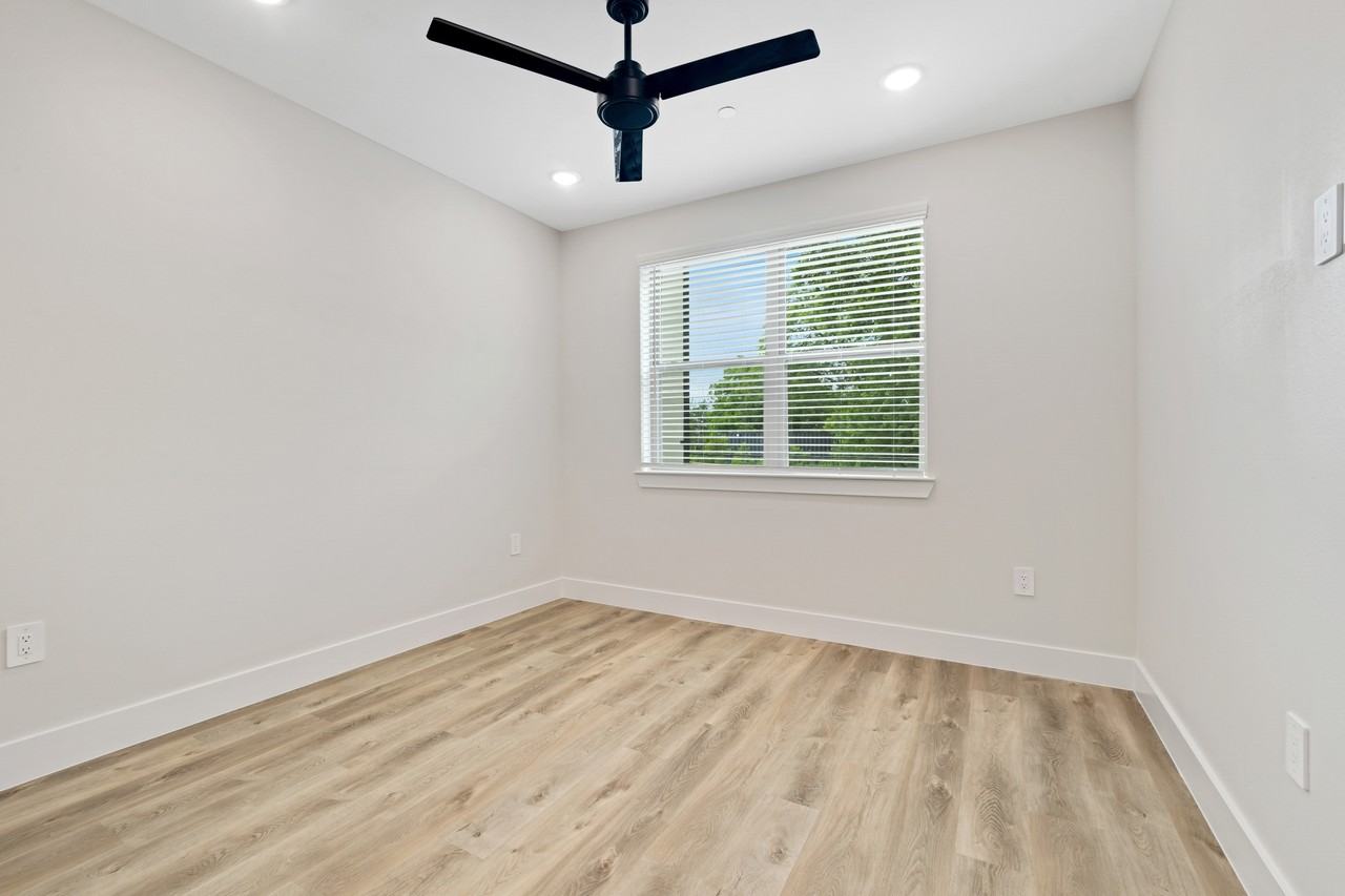 408 Foch Street - Photo 6 of 28