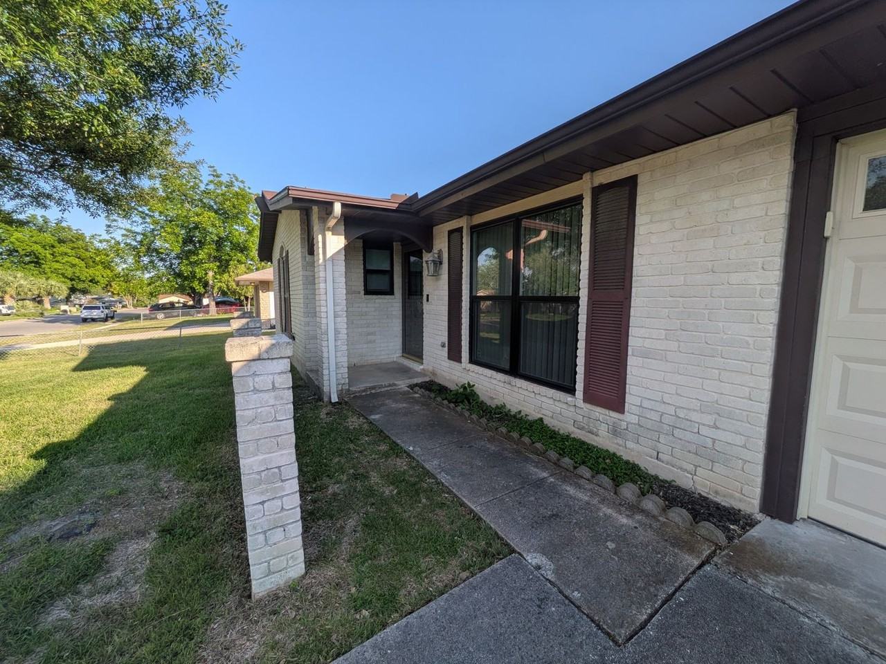 6618 Cloverbend St - Photo 5 of 50