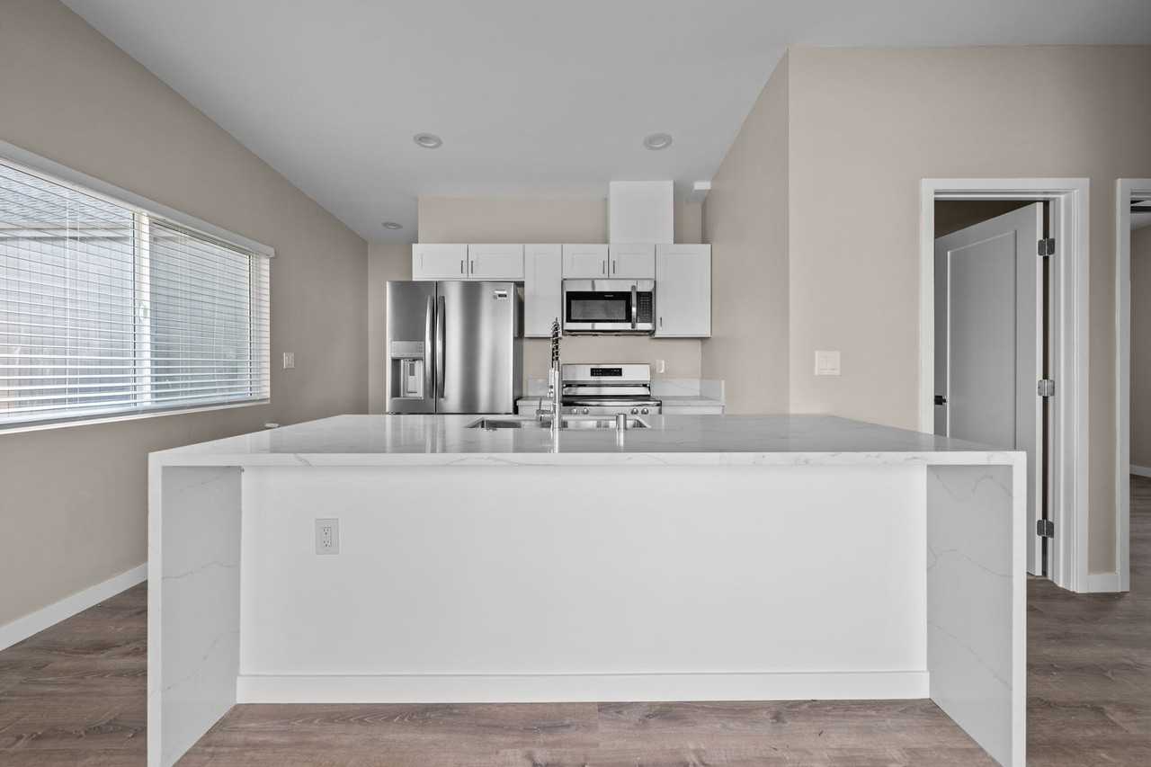 6211 Mesita Dr - Photo 3 of 24