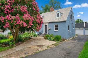 featured image of 2410 S Dakota Ave Ne