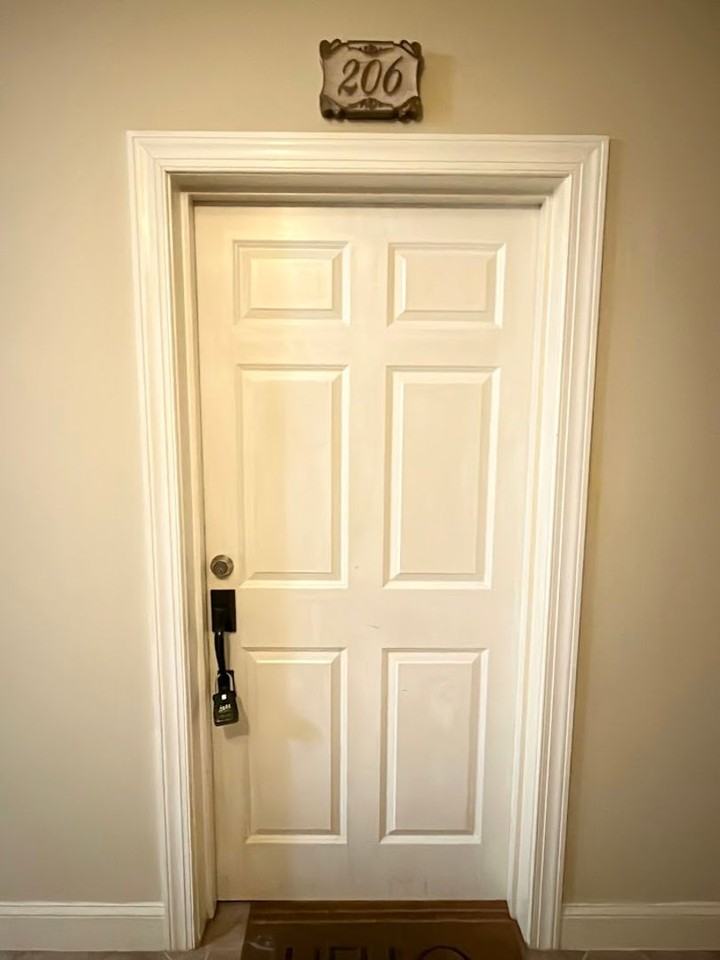 708 Osborne St - Photo 2 of 16