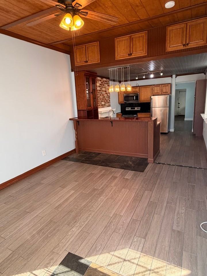 2829 2829 - 2831 Orleans Avenue - 2829 #2829 - Photo 2 of 12