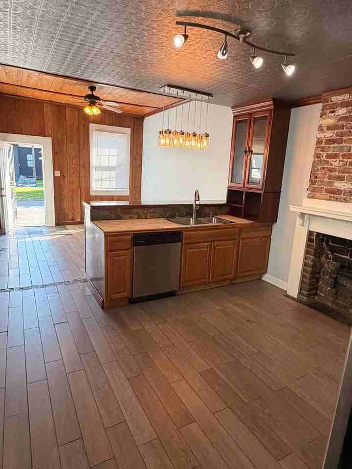 2829 2829 - 2831 Orleans Avenue - 2829 #2829 - Photo 4 of 12