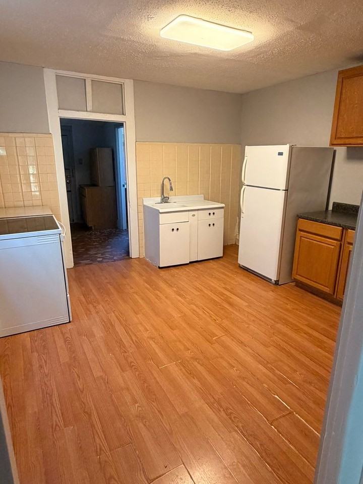 2829 2829 - 2831 Orleans Avenue - 2831 #2831 - Photo 6 of 12