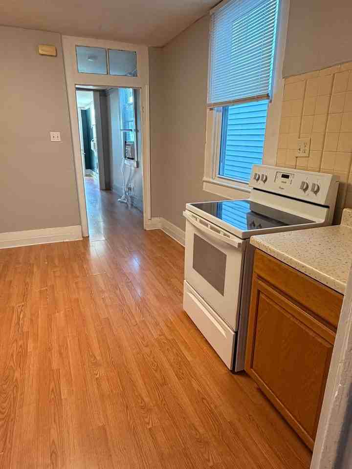 2829 2829 - 2831 Orleans Avenue - 2831 #2831 - Photo 7 of 12