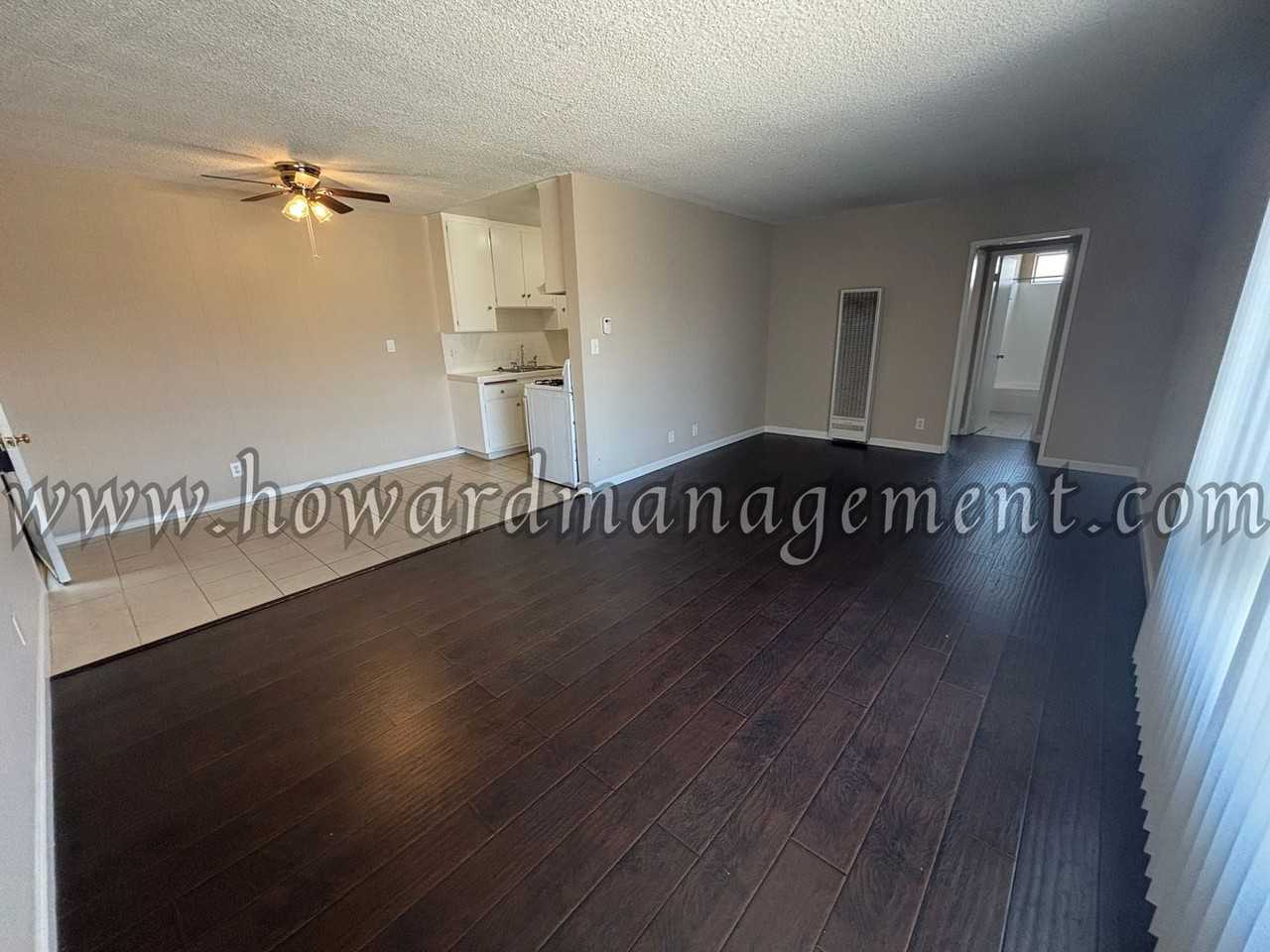 1005 Hill St - Photo 3 of 10