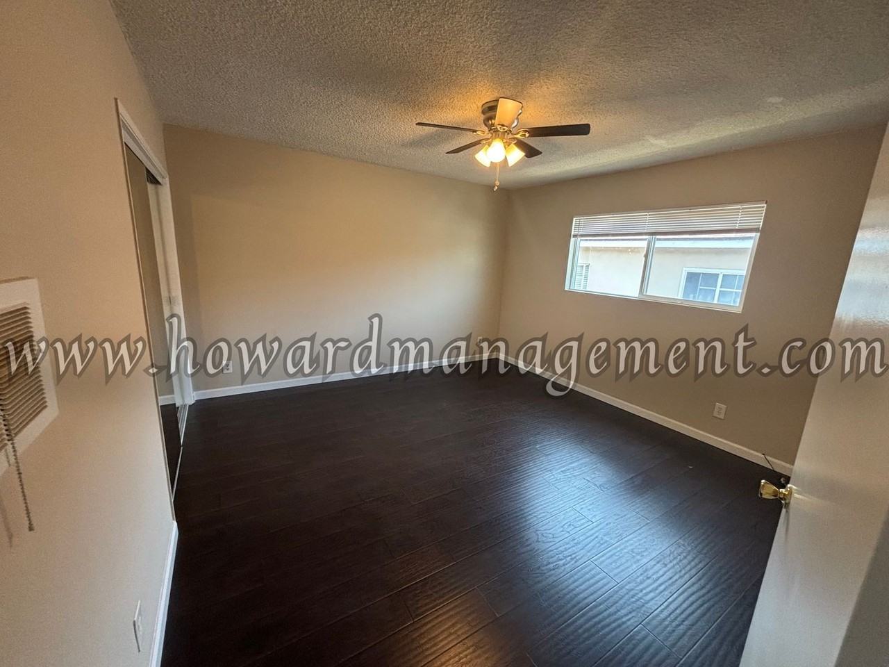 1005 Hill St - Photo 4 of 10