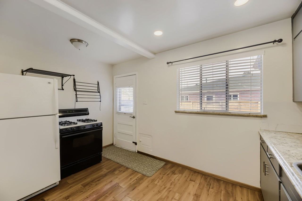 1343 S Grant St - Photo 5 of 12