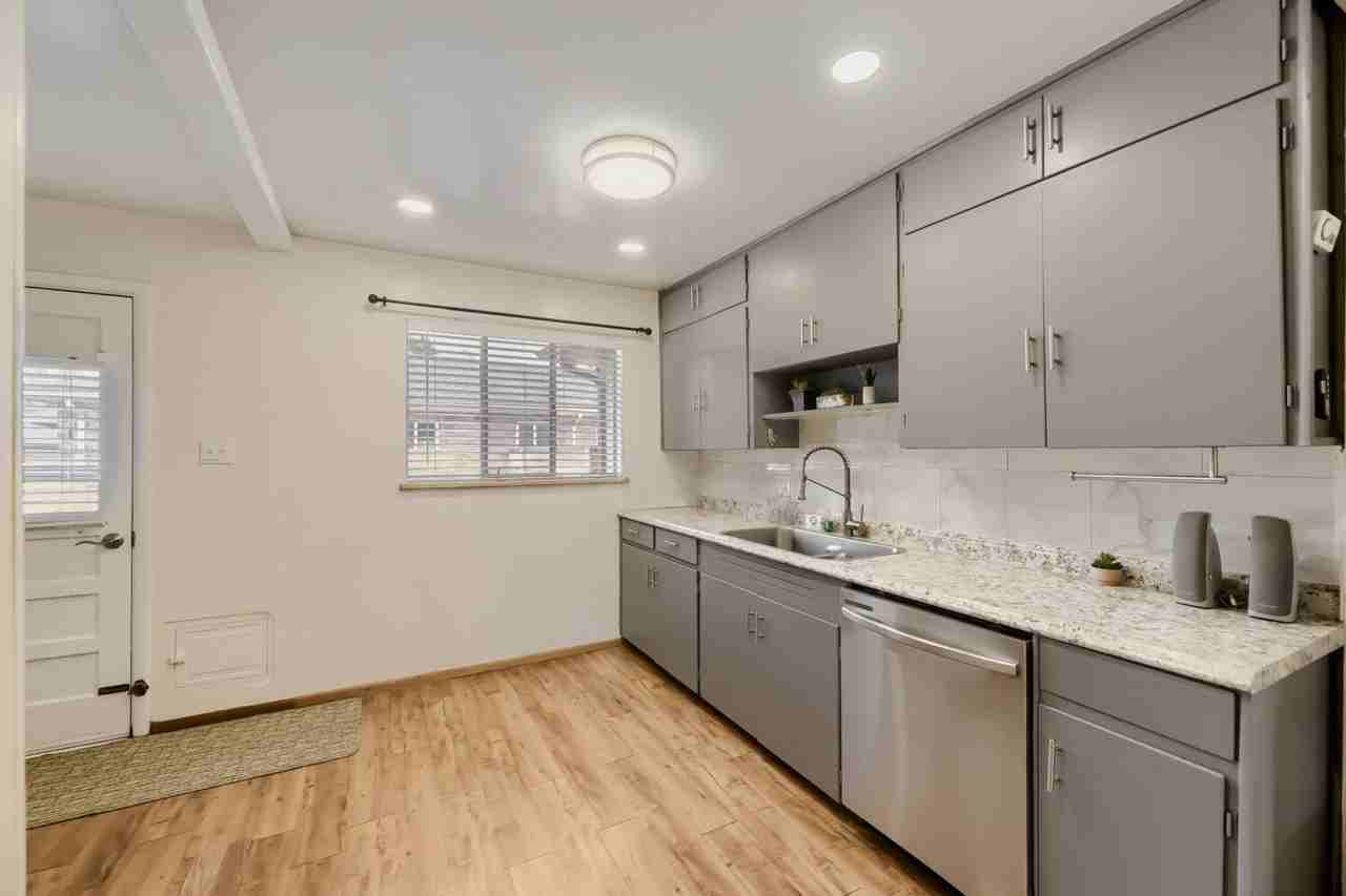 1343 S Grant St - Photo 6 of 12