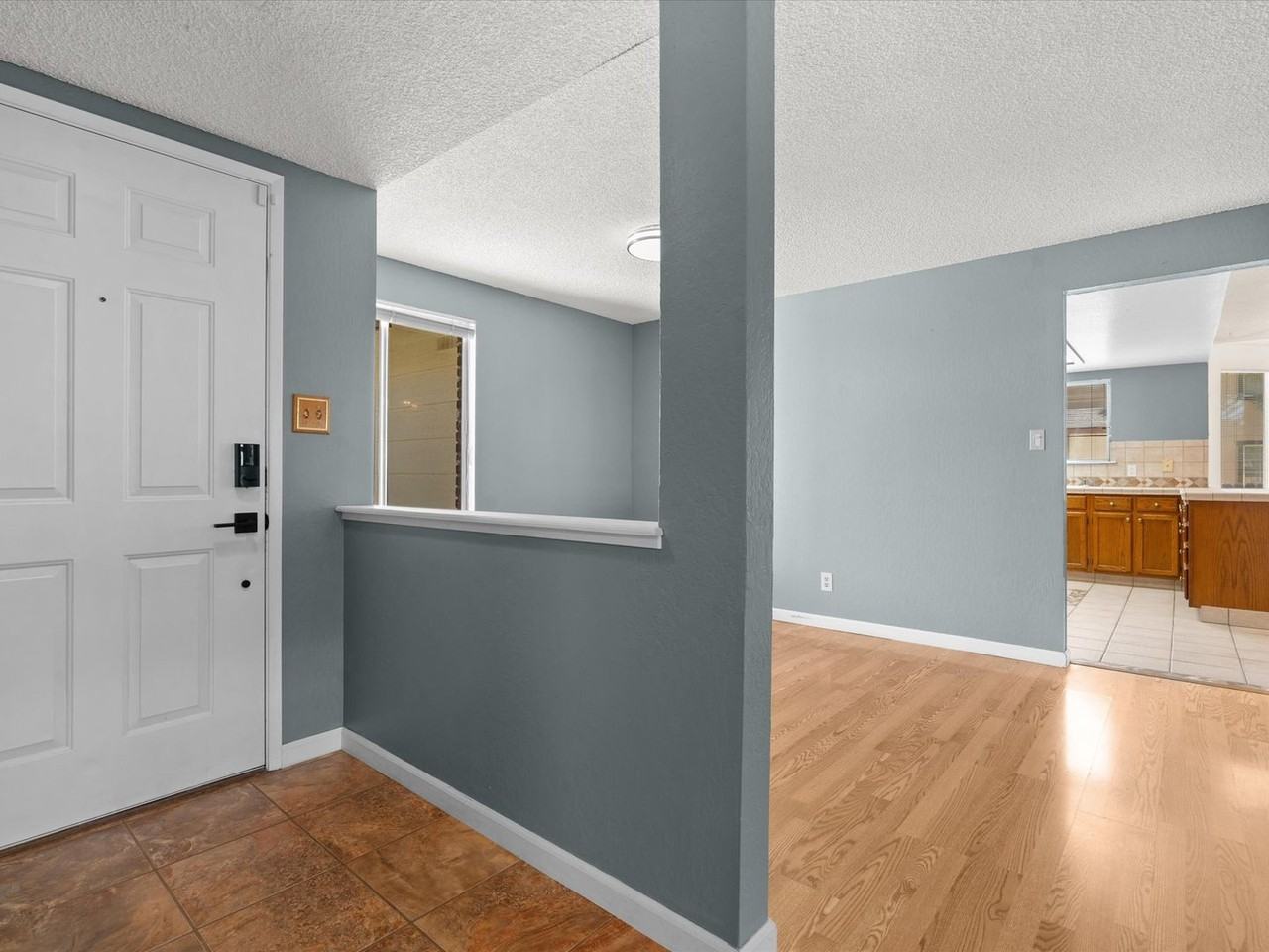 1843 Woodtrail Ct - Photo 2 of 43
