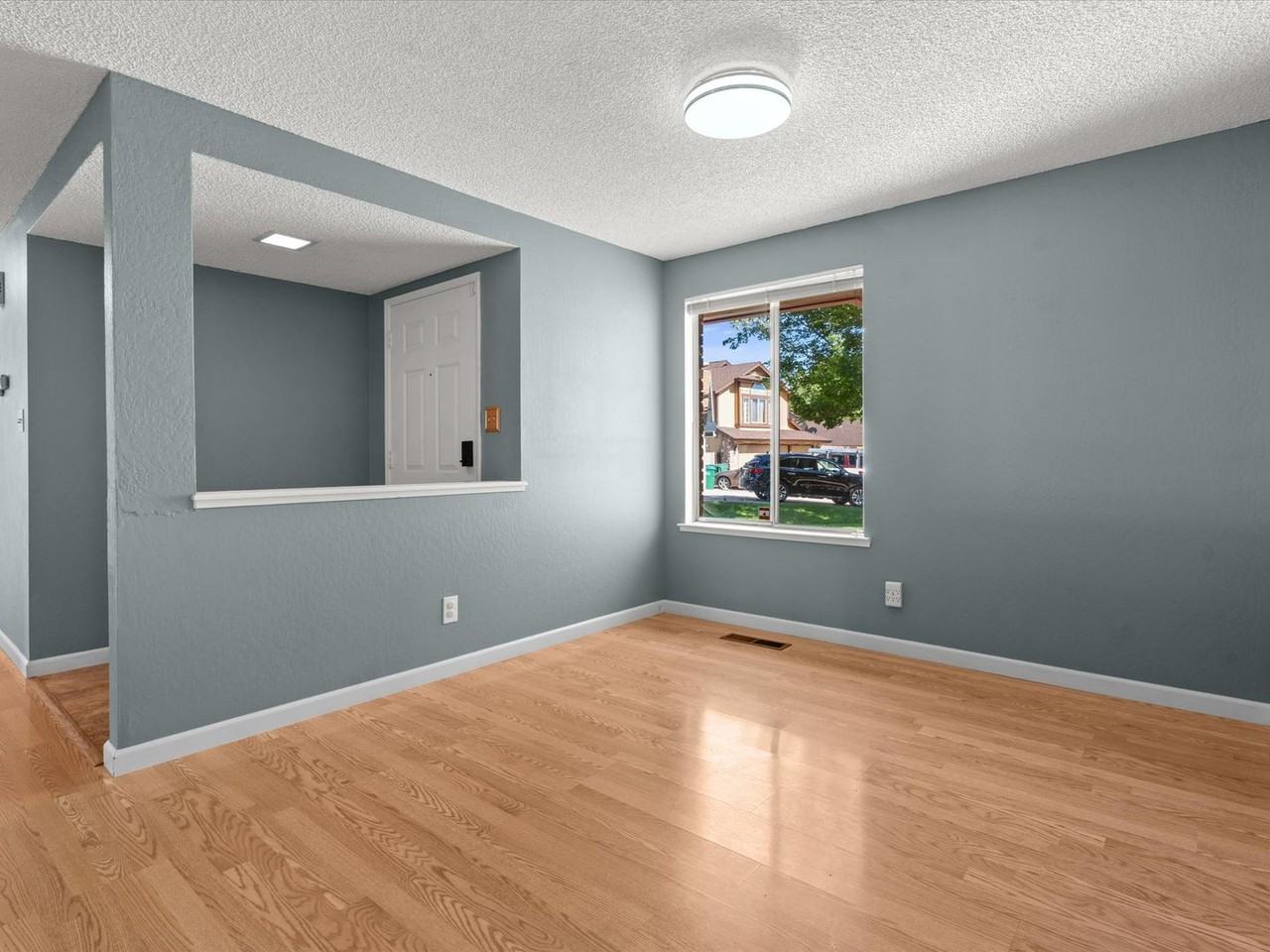 1843 Woodtrail Ct - Photo 3 of 43