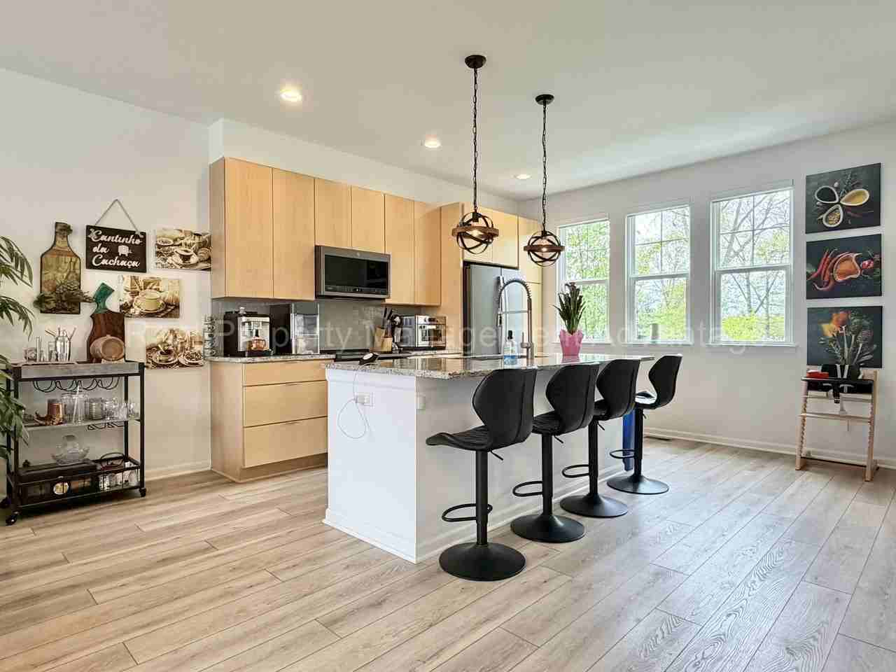 547 Parkside Way - Photo 4 of 34