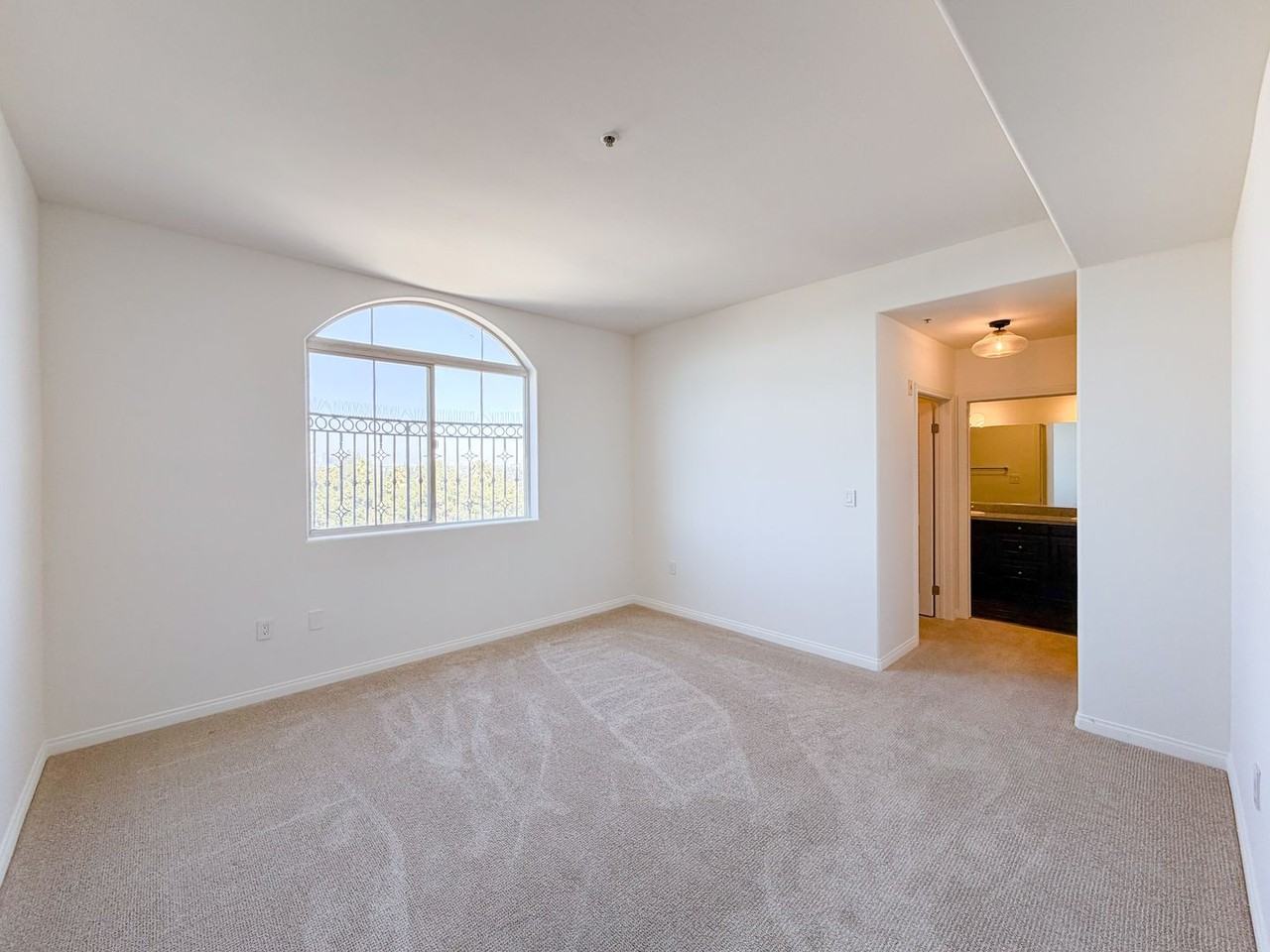 3750 Santa Rosalia Dr - Photo 4 of 10
