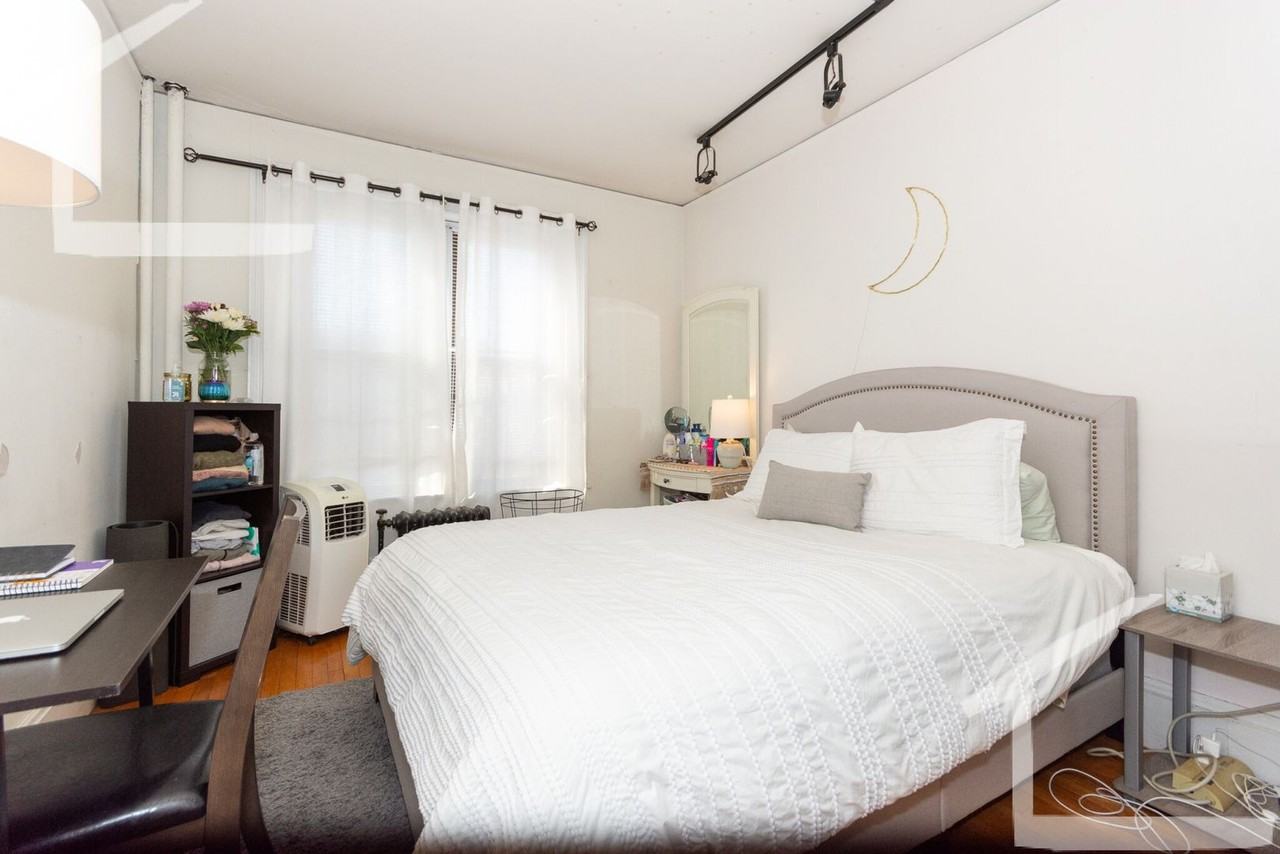 488 Park Dr - Photo 4 of 7