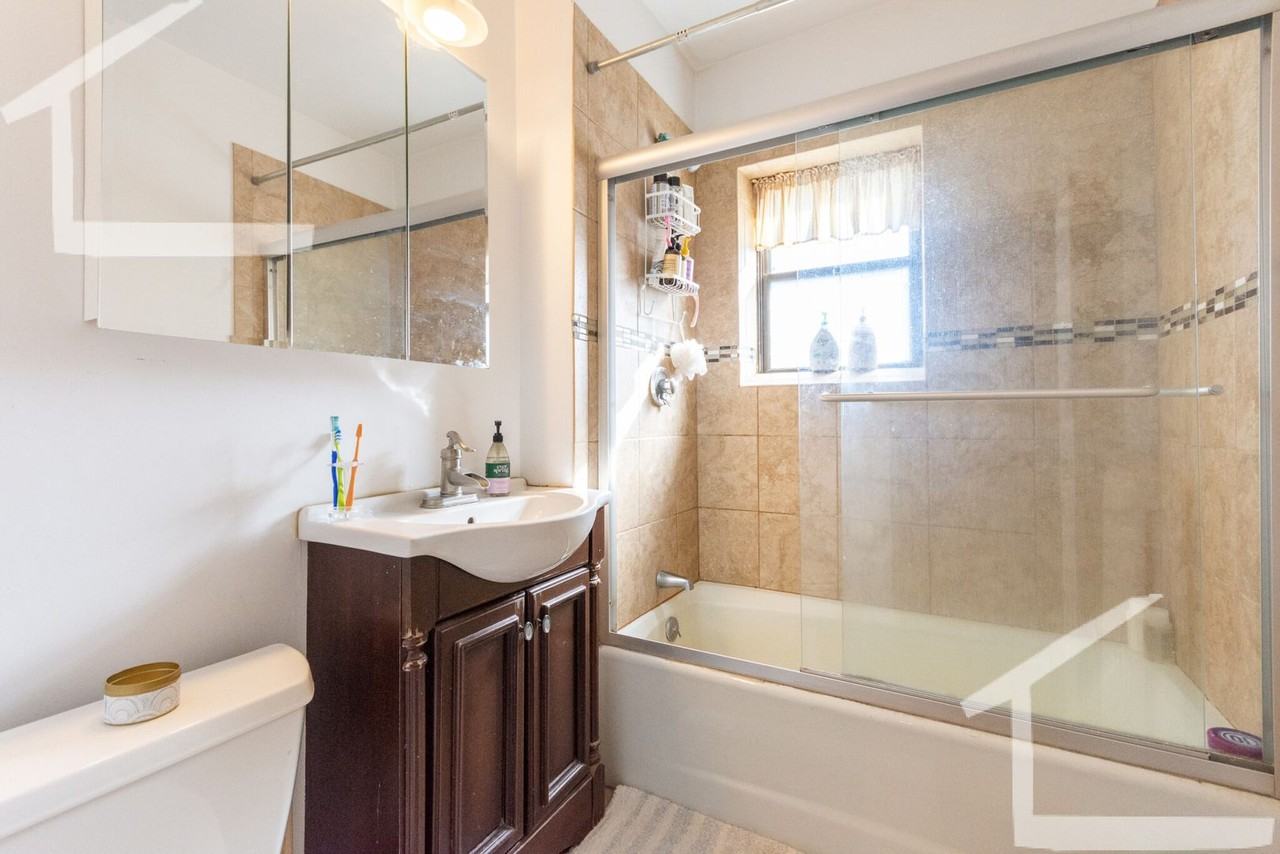 488 Park Dr - Photo 5 of 7