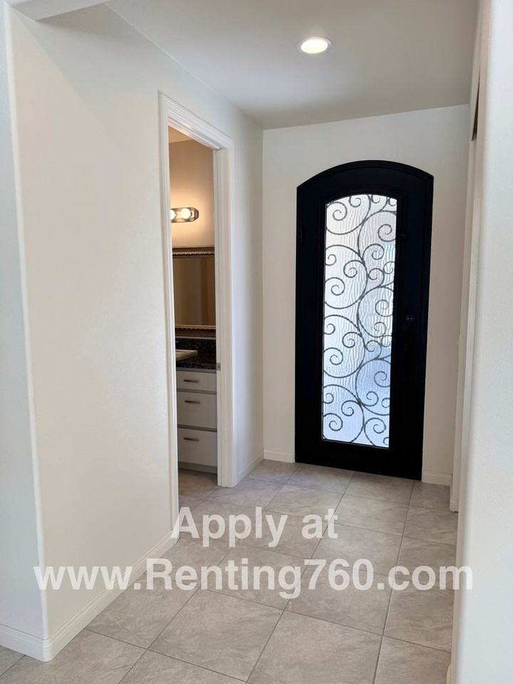 56923 Ivanhoe Dr - Photo 2 of 50
