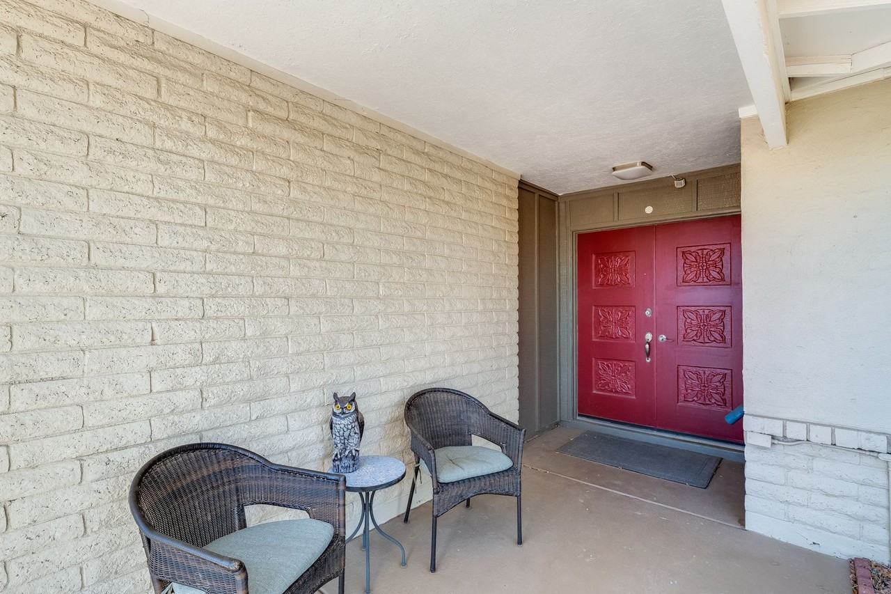 5352 W Port Au Prince Ln - Photo 5 of 50