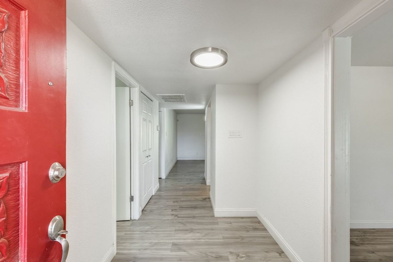 5352 W Port Au Prince Ln - Photo 6 of 50