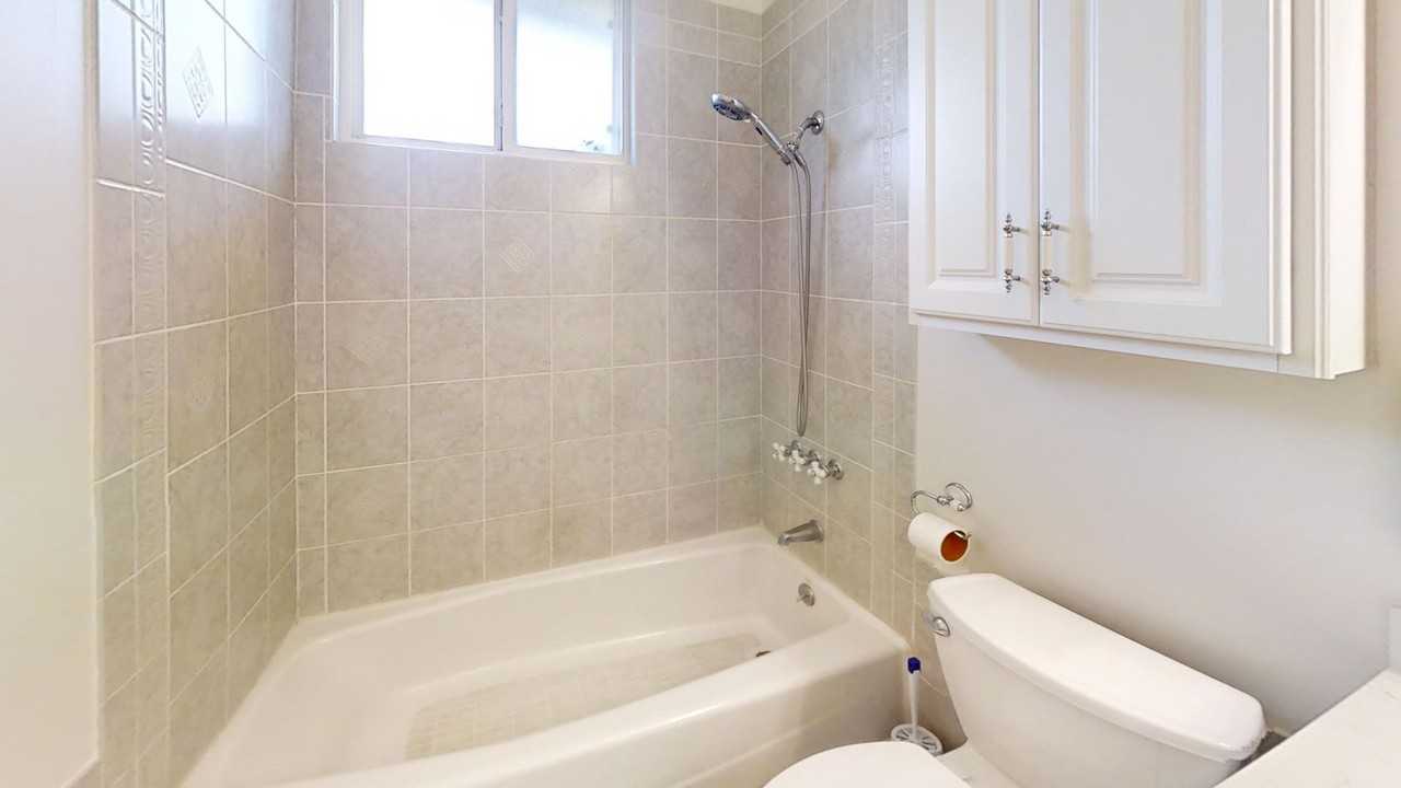 5700 Lenore Ave - Photo 7 of 15