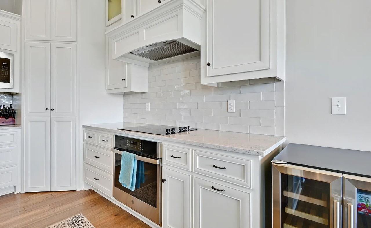 8003 W 166th Ter - Photo 7 of 24