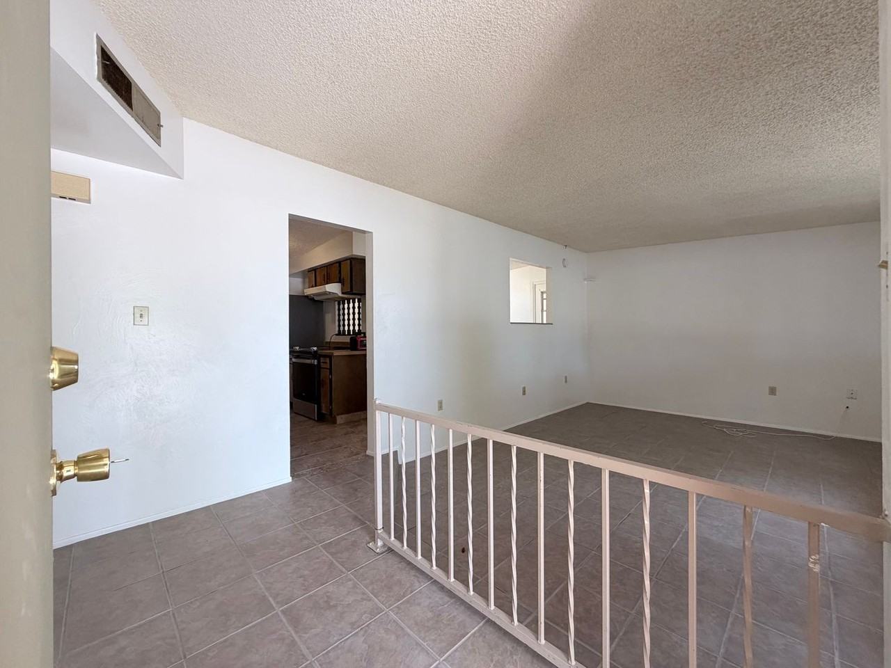 200 Dragoon St - Photo 3 of 24