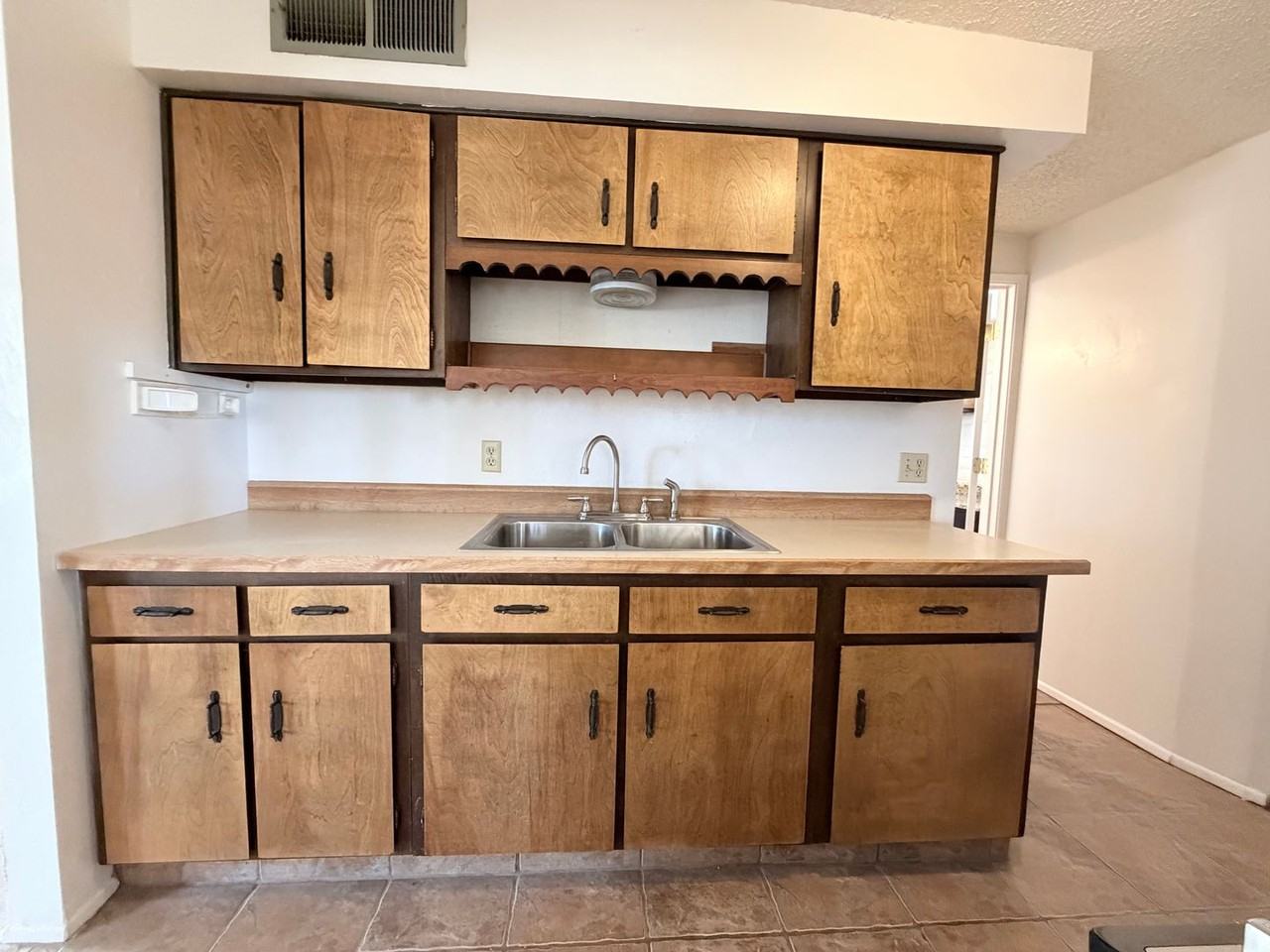 200 Dragoon St - Photo 7 of 24
