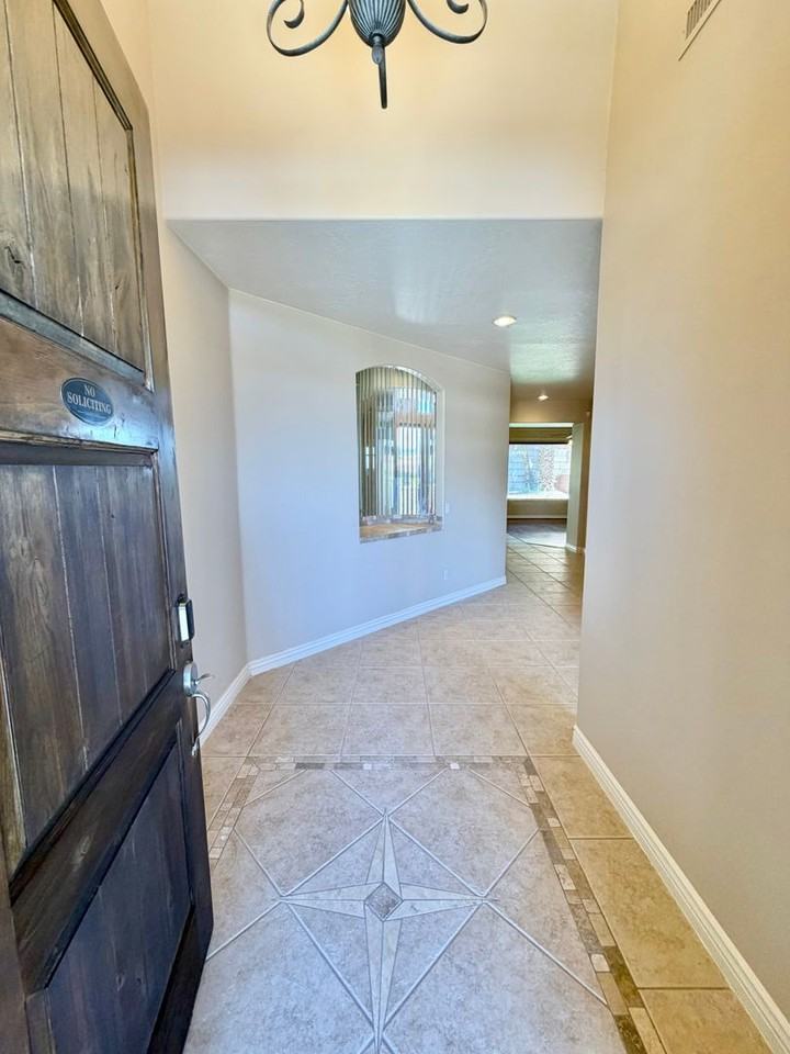 2176 N Gunsight Dr - Photo 4 of 36