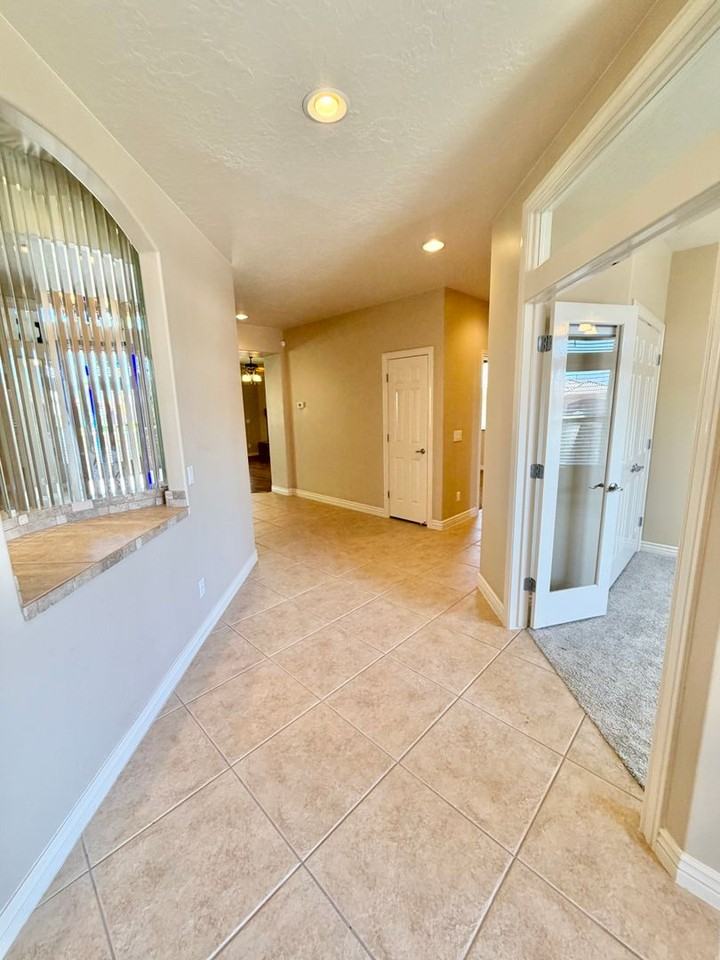 2176 N Gunsight Dr - Photo 5 of 36
