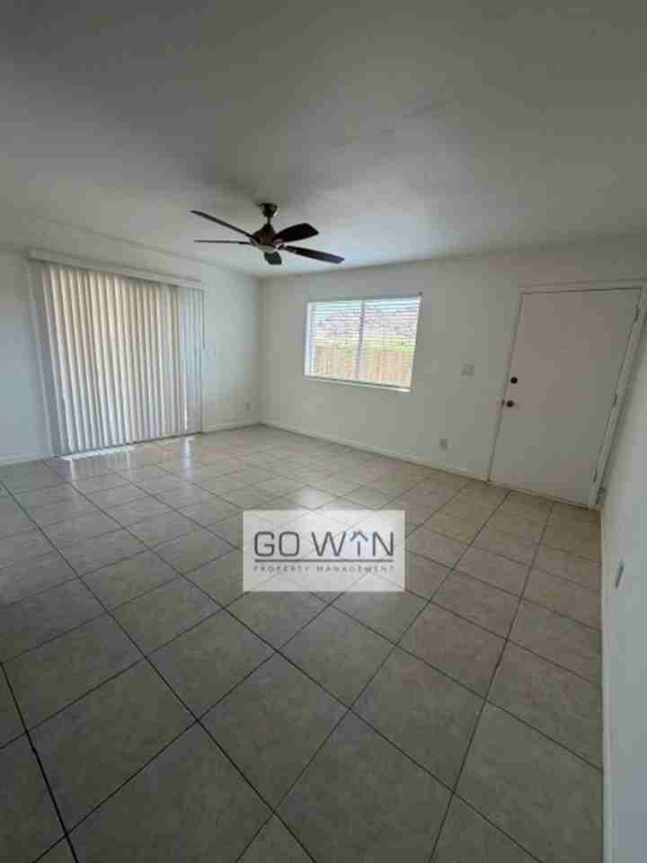 1111 E Butler Dr - Photo 2 of 31