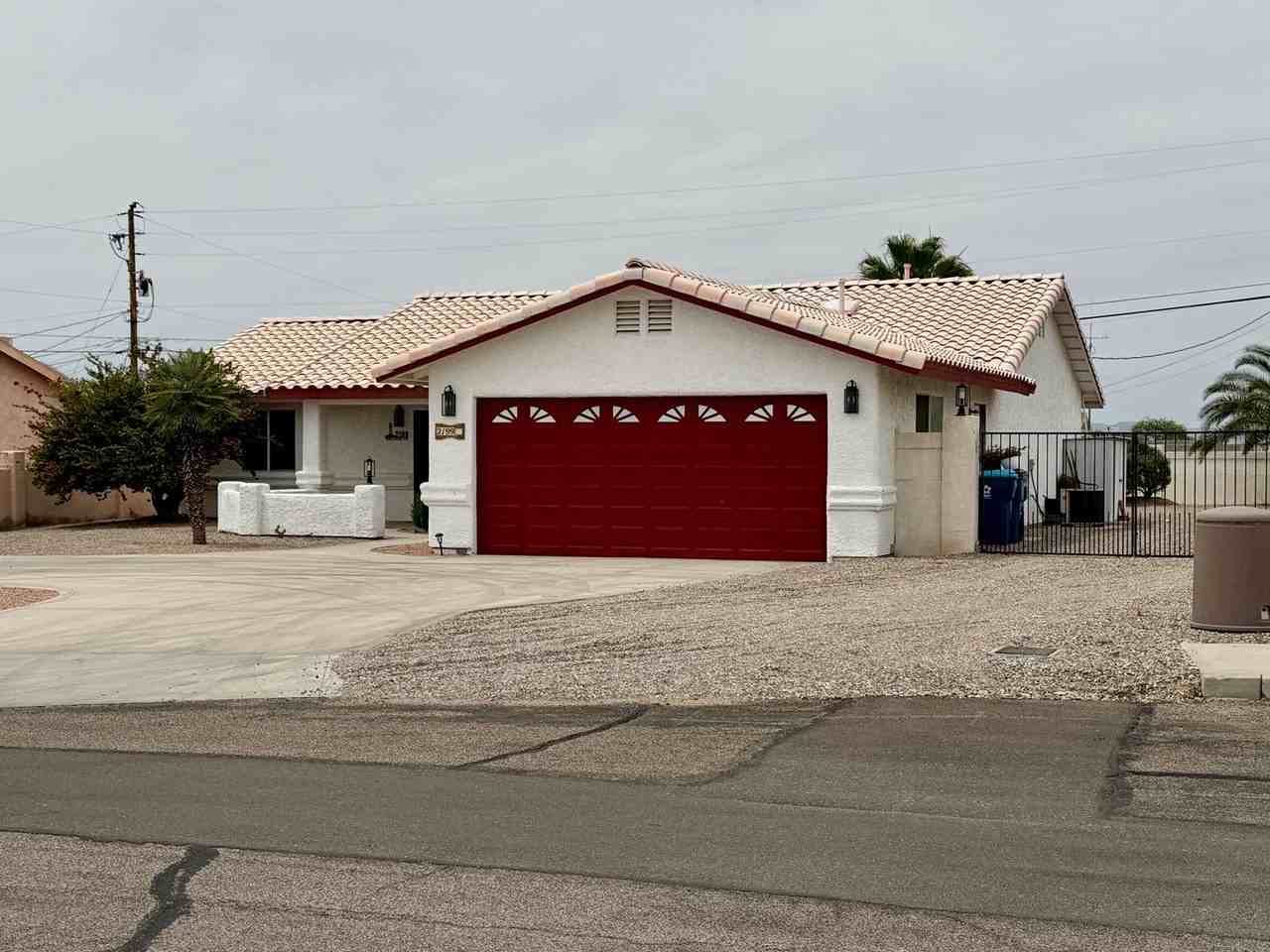 2199 Wallapai Dr - Photo 3 of 35