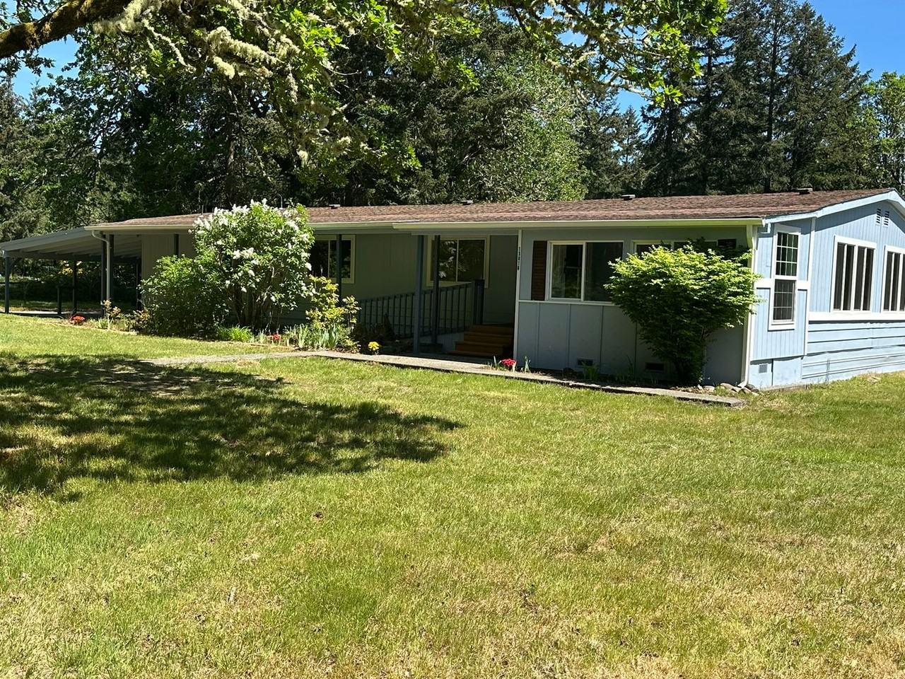 13016 Military Rd Se - Photo 2 of 42