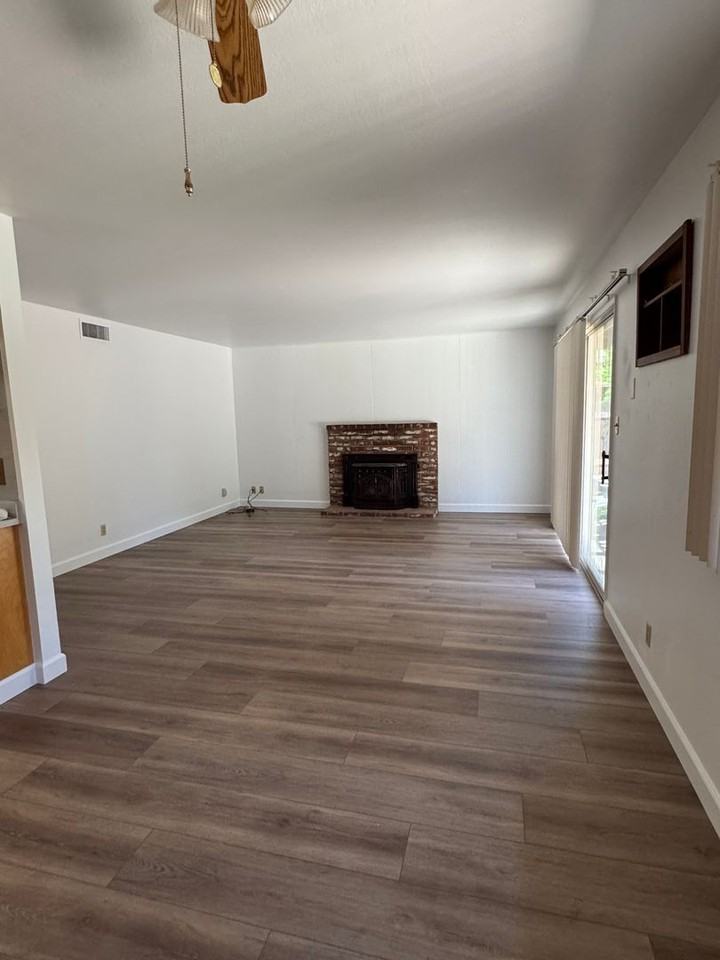 1214 Cornell Dr - Photo 2 of 13