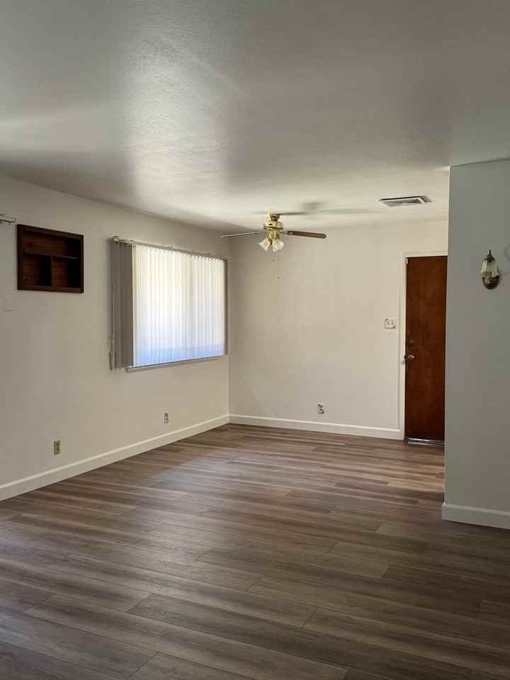 1214 Cornell Dr - Photo 3 of 13