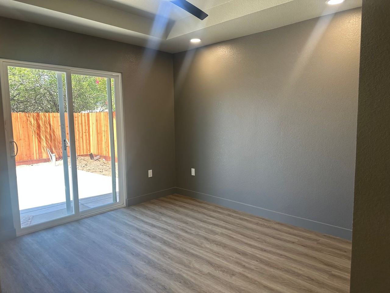 324 Plum St - Photo 7 of 14