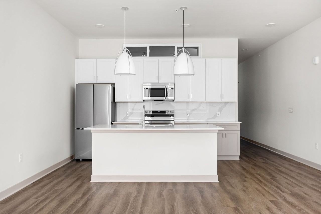 L’Etoile Apartments - Photo 2 of 14
