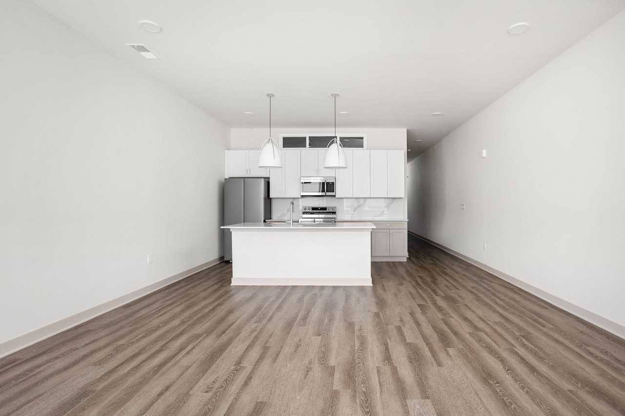 L’Etoile Apartments - Photo 7 of 14
