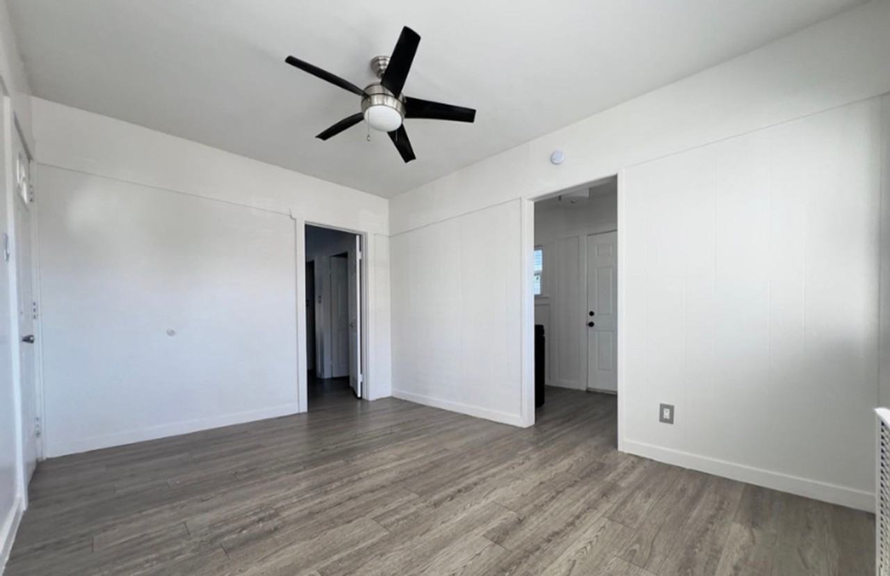 740 Daisy Ave - Photo 2 of 10
