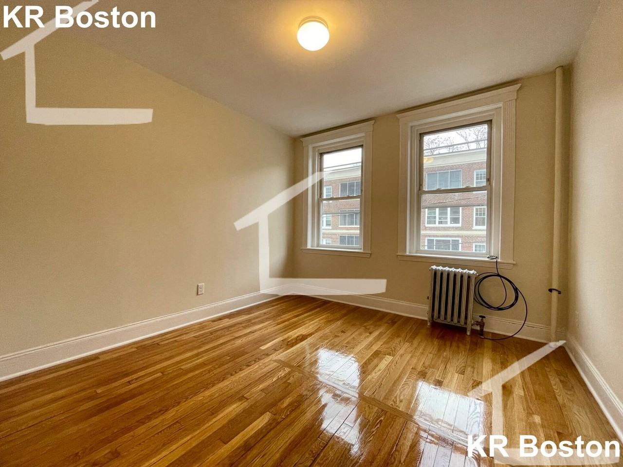 8B Vinal St - Photo 4 of 7