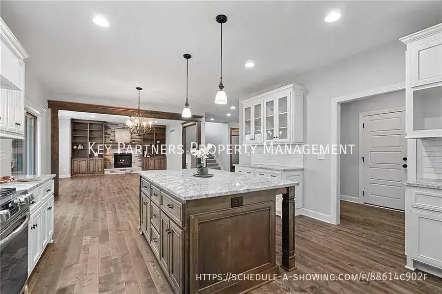 16657 S Chalet Dr - Photo 3 of 36