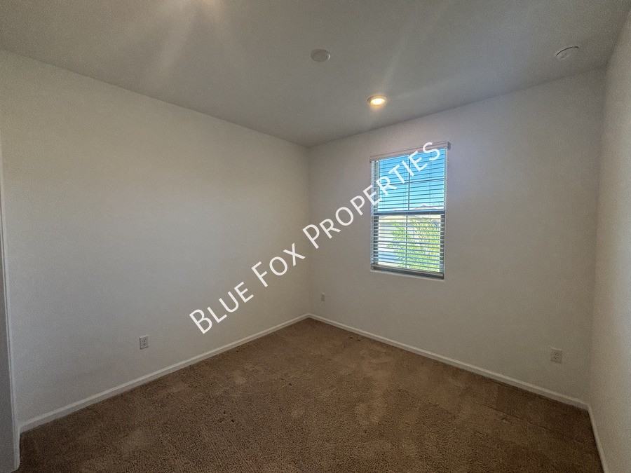 7095 W Jadewood Ln - Photo 7 of 19