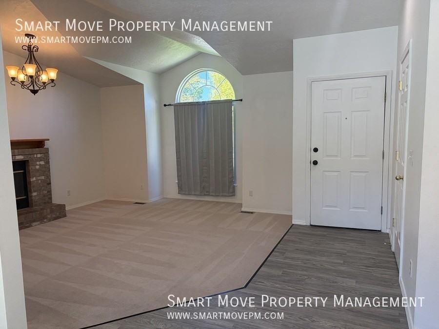 108 S Crest Wood Dr - Photo 3 of 27