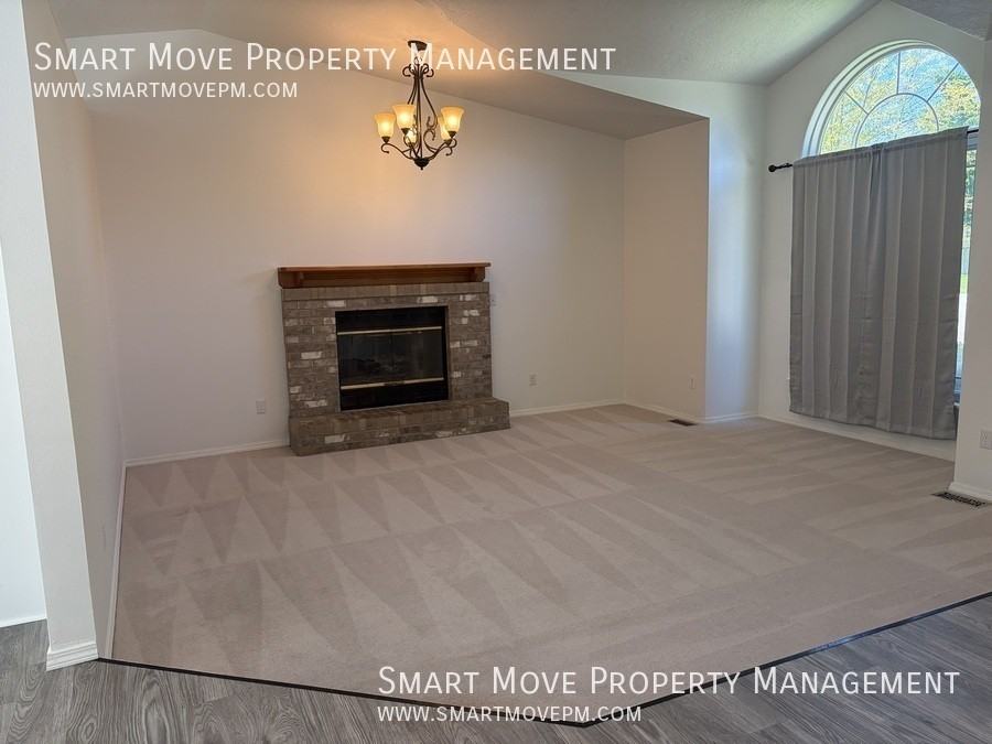 108 S Crest Wood Dr - Photo 4 of 27