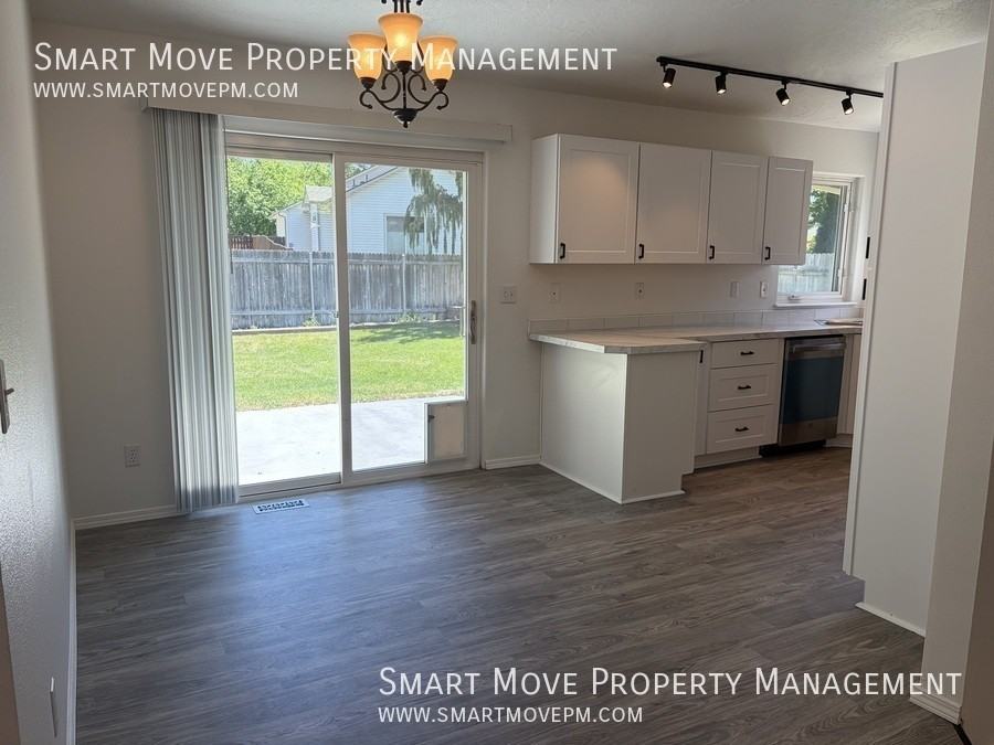 108 S Crest Wood Dr - Photo 6 of 27