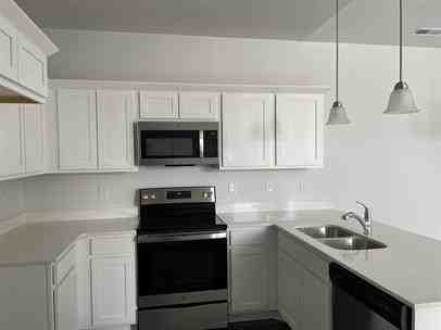 434 N 360 W Bldg U #U - Photo 2 of 23