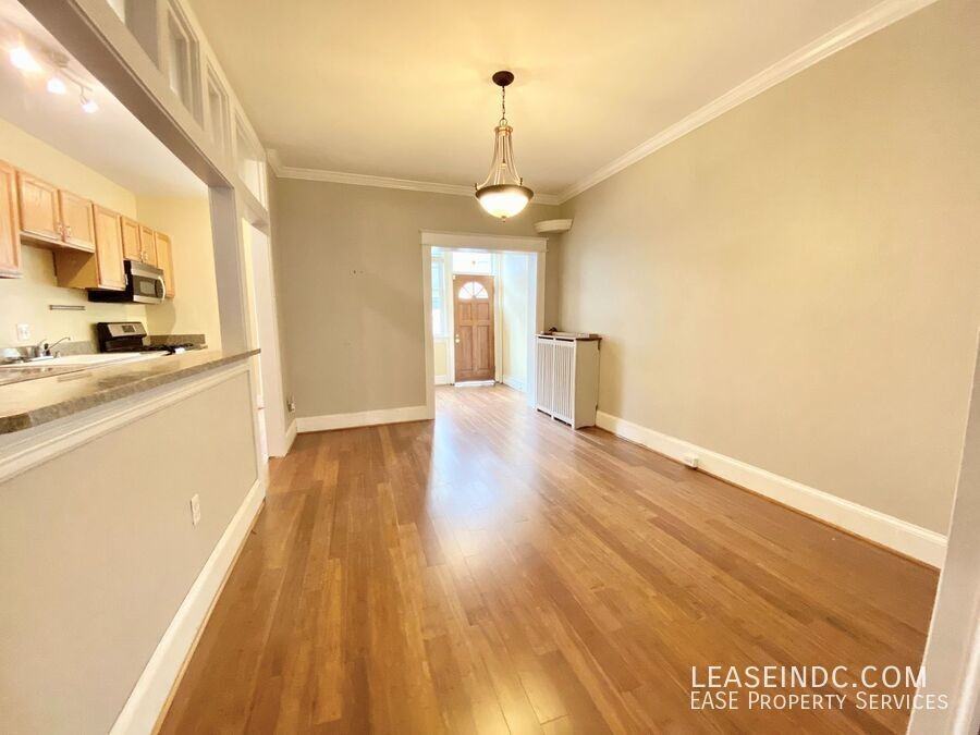1424 Oak St Nw - Photo 7 of 32
